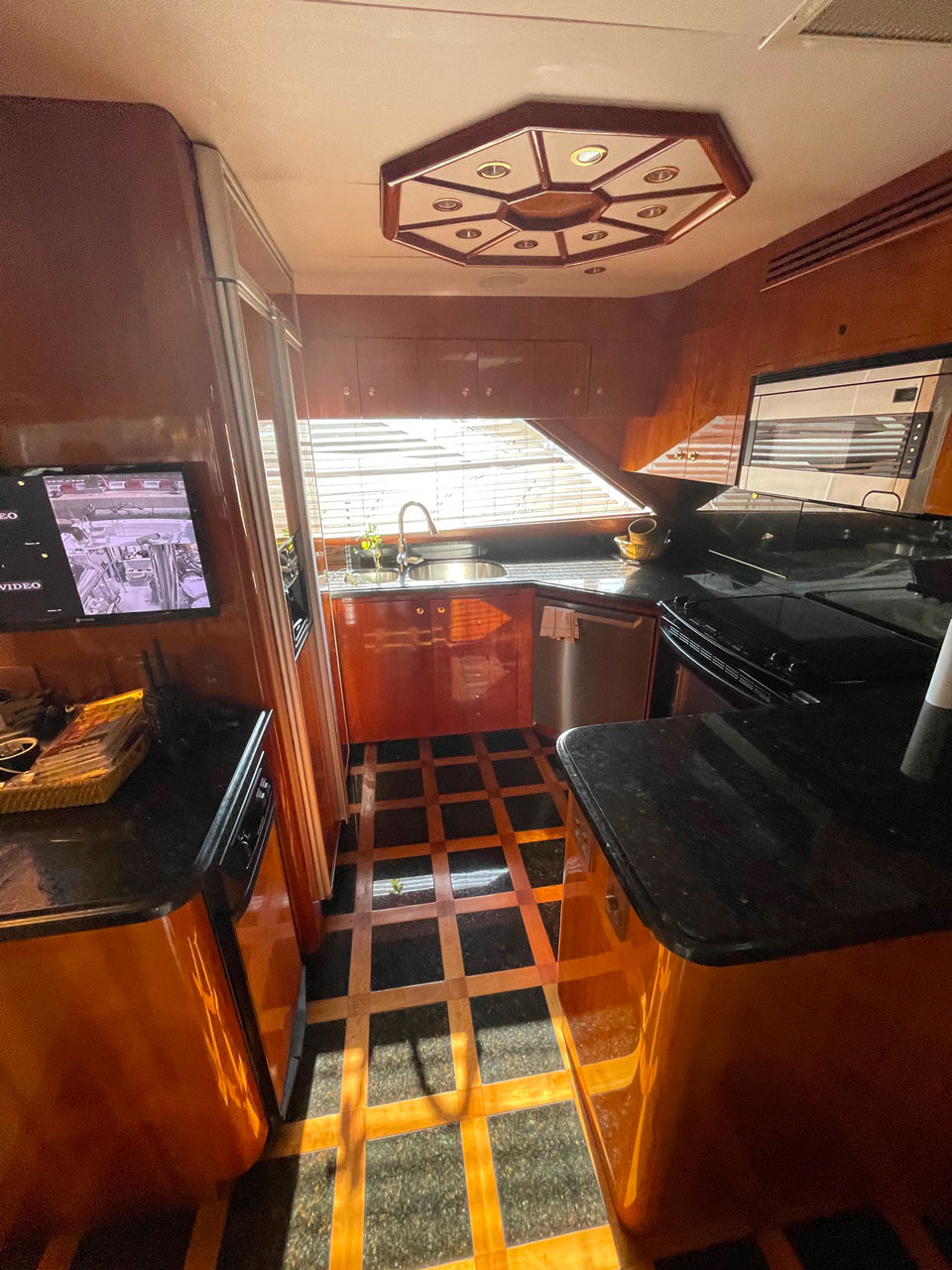 Hatteras Spherefish Sport Fish 86'